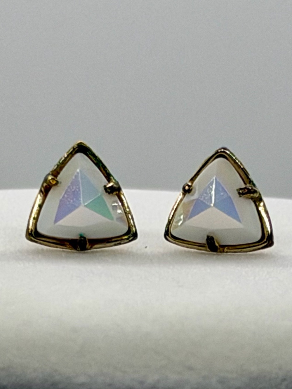 HTF Kendra Scott Gold Parker triangle earrings in White Iridescent stone